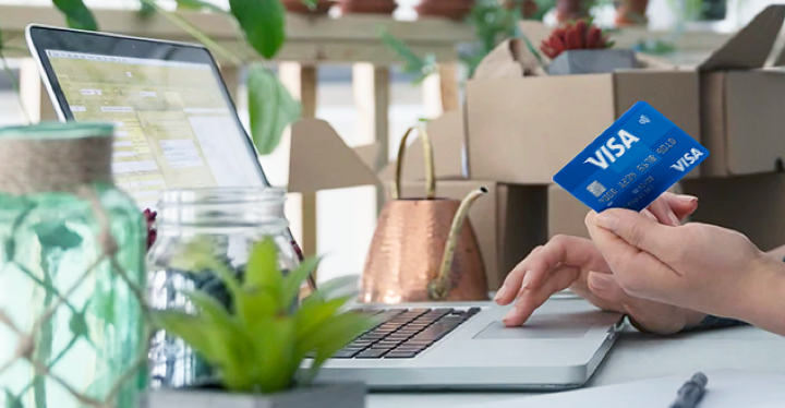 Aby zapłacić online kartą Visa wprowadź dane swojej karty
